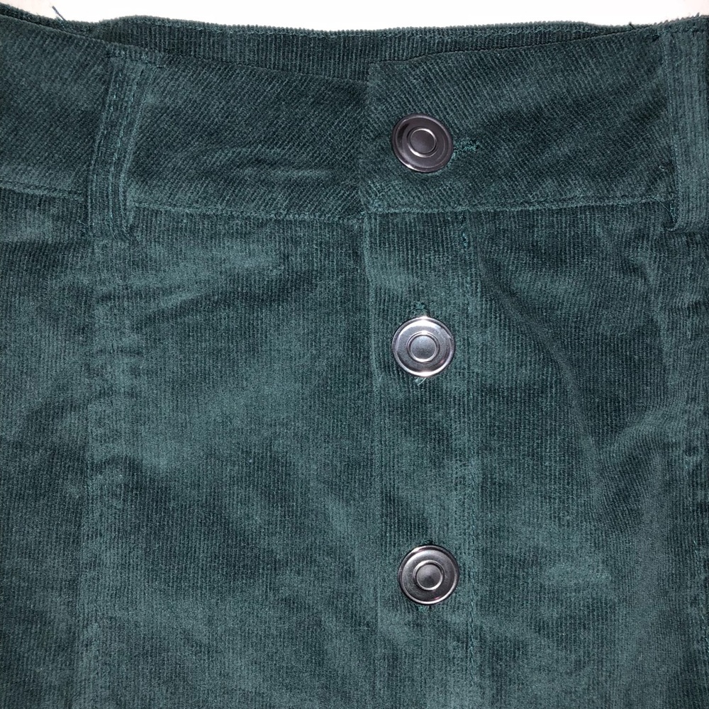 ⛔️SOLD⛔️Missguided Corduroy Skirt - Picture 6 of 7